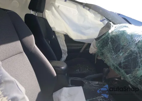 2017 Toyota Rav4 Xle z USA, uszkodzony, nr VIN 2T3WFREV0HW326521